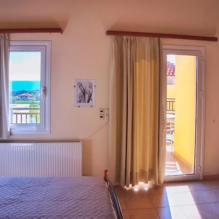 & Studios, Xifoupolis 4*