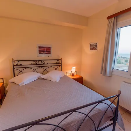 & Studios, Xifoupolis 4*