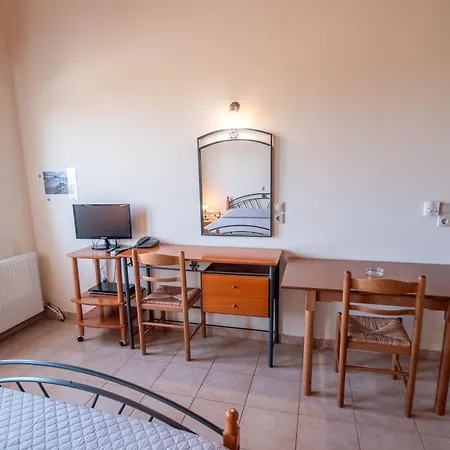 & Studios, Xifoupolis Aparthotel 4*