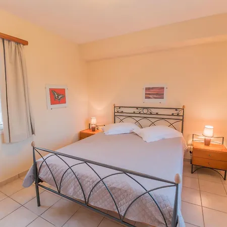 & Studios, Xifoupolis Aparthotel