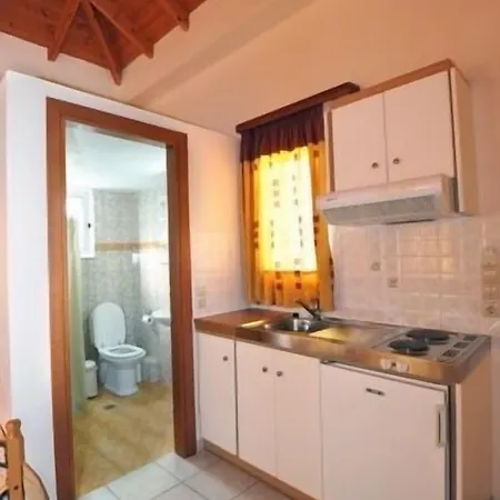 & Studios, Xifoupolis Aparthotel