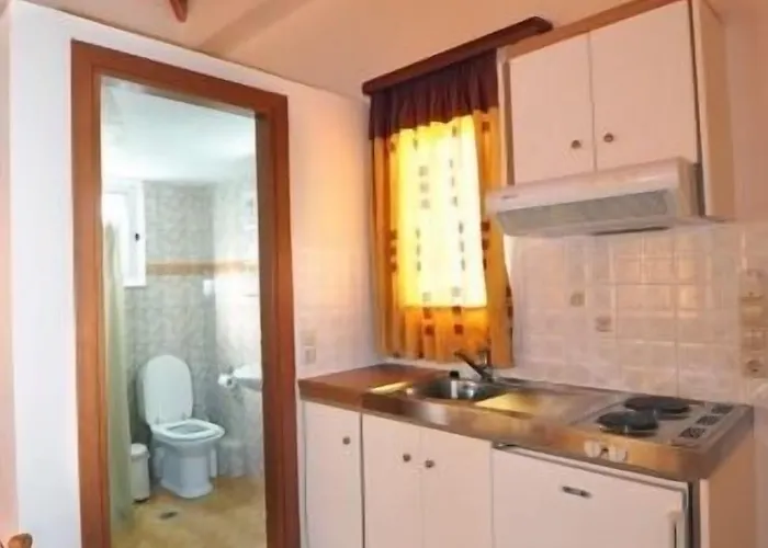 & Studios, Xifoupolis Aparthotel