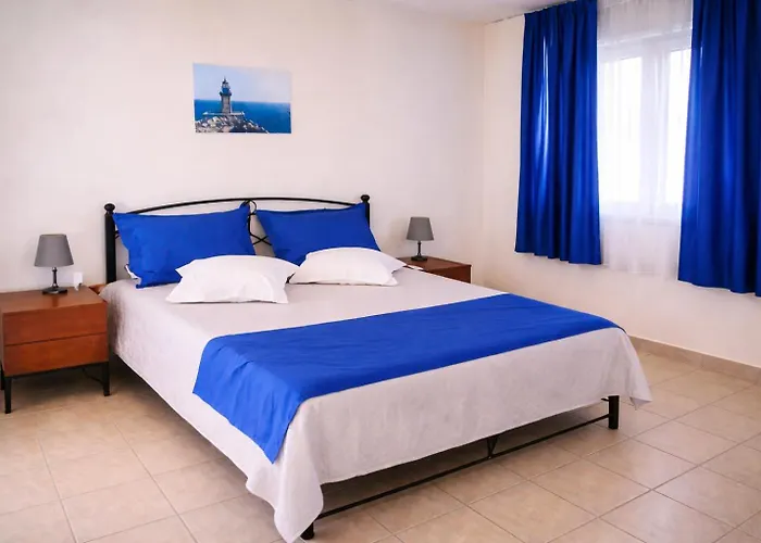 & Studios, Xifoupolis Aparthotel 4*