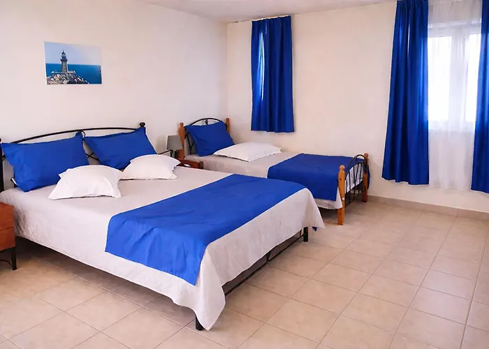 & Studios, Xifoupolis