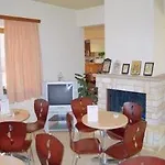& Studios, Xifoupolis 4*