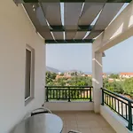 & Studios, Xifoupolis 4*