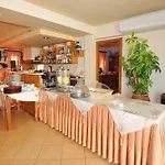& Studios, Xifoupolis Aparthotel