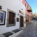 & Studios, Xifoupolis Monemvasía