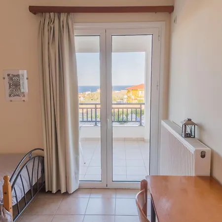 Lejlighedshotel & Studios, Xifoupolis 4*