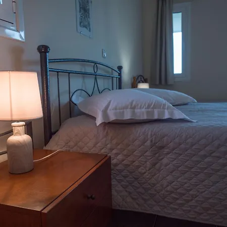 Lejlighedshotel & Studios, Xifoupolis 4*