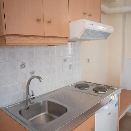 & Studios, Xifoupolis Aparthotel 2*
