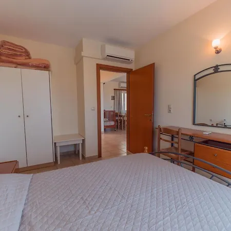 & Studios, Xifoupolis Aparthotel