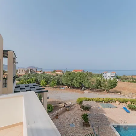 & Studios, Xifoupolis 4*