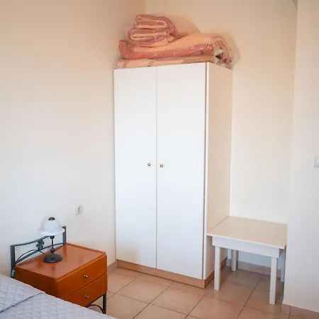 & Studios, Xifoupolis