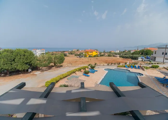 & Studios, Xifoupolis Appart hôtel 4*