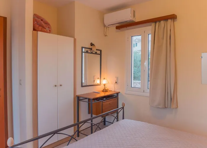 & Studios, Xifoupolis 4*