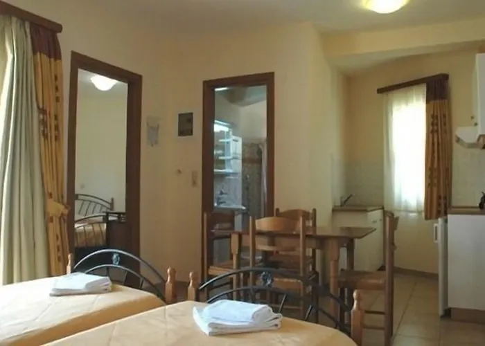 & Studios, Xifoupolis 4*