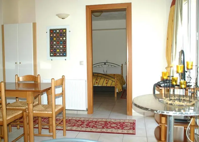 & Studios, Xifoupolis